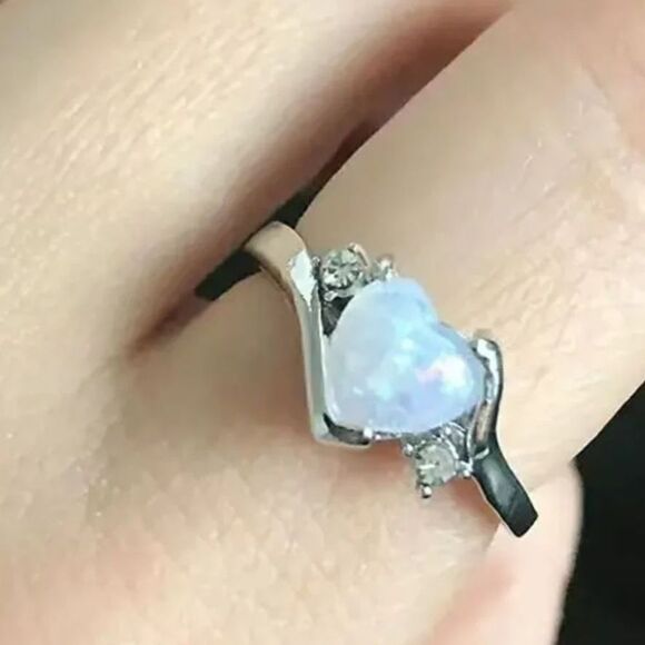 New - Moonstone Heart Rhinestone Ring - Size 8 - Picture 3 of 4